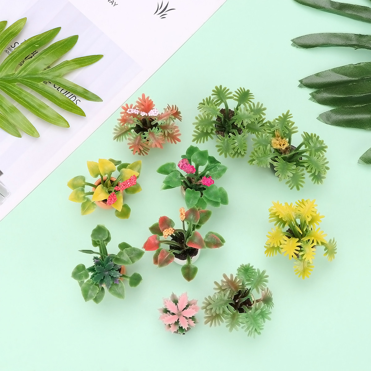 Bonsai Garden World - 10 Stück Mini-Plastik-Bonsai im Topf, bunte